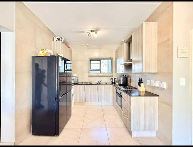 2 BEDROOM APARTMENT FOR SALE IN FOURWAYS